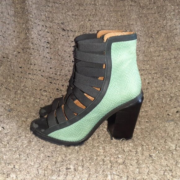 SIXTYSEVEN-Anthropologie-Green Textured Leather/Elastic Straps-Ankle Bootie-Sz36 - Picture 2 of 7